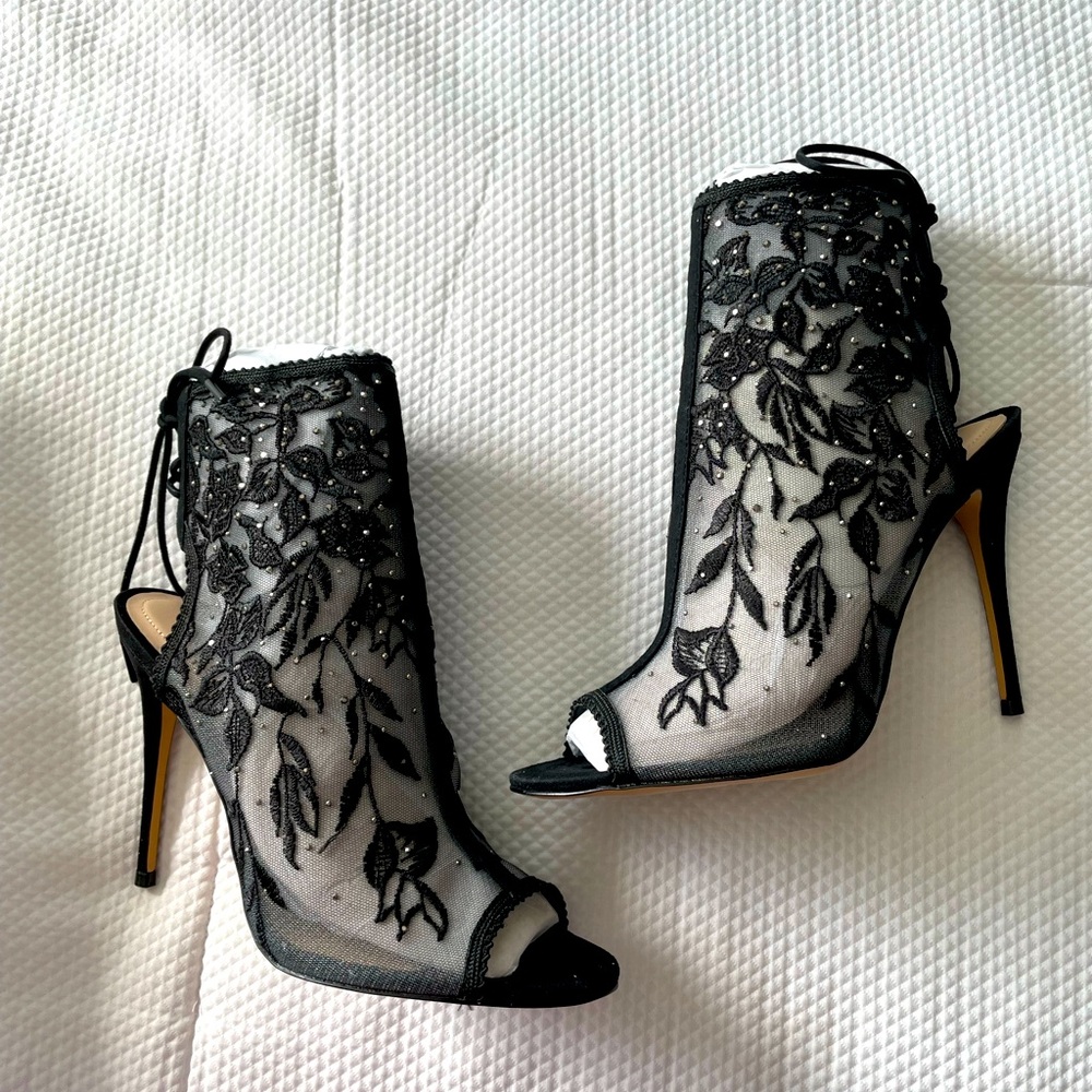 Brand New Aldo Kerisen in Black lace size 8.5
